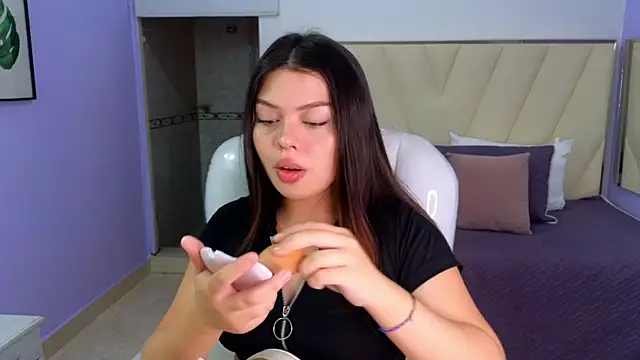 Snapshot of Sexy_paradise18_ chatting on 02-25-25, 04:35 Sexy paradise18 online show from 02-25-25, 04:35