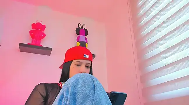 Gangster Girl online show from 12-14-24, 01:49