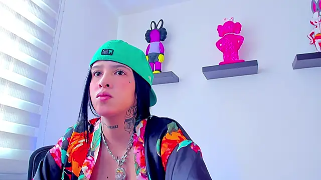 Gangster Girl online show from 12-21-24, 02:15