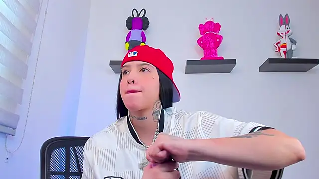 Gangster Girl online show from 12-29-24, 01:17