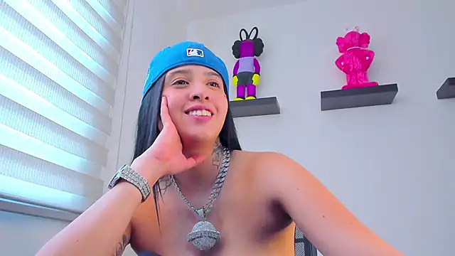 Gangster Girl online show from 12-31-24, 04:04