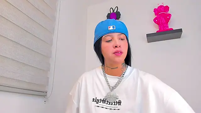 Gangster Girl online show from 01-02-25, 01:17