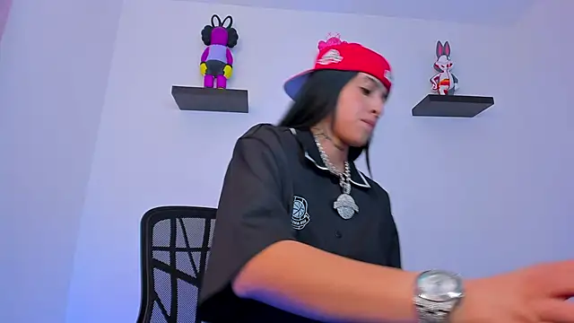 Gangster Girl online show from 02-05-25, 10:22