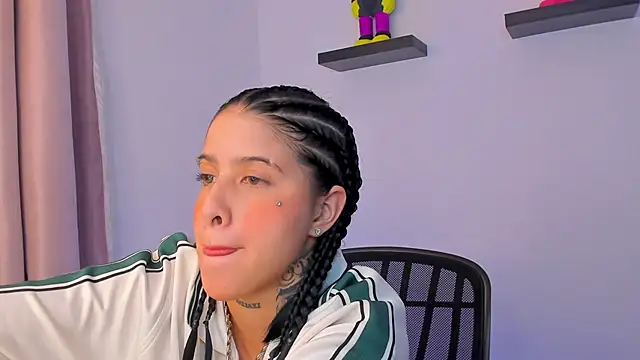 Gangster Girl online show from 02-11-25, 01:10