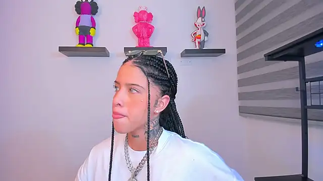 Gangster Girl online show from 10-01-25, 02:06