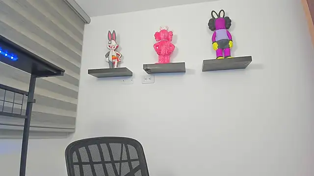 Snapshot of Gangster_Girl chatting on 05-14-26, 05:03 Gangster Girl online show from 05-14-26, 05:03