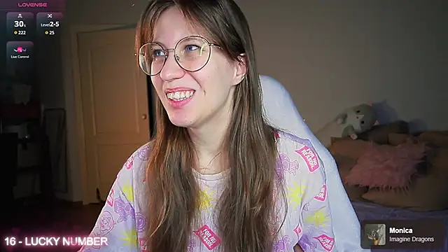 Snapshot of ms_allison_w chatting on 05-17-26, 04:47 ms allison w online show from 05-17-26, 04:47