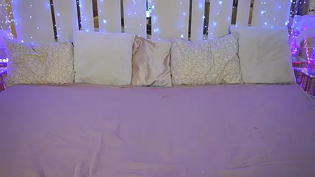 Daisy Delight online show from 02-22-25, 04:18