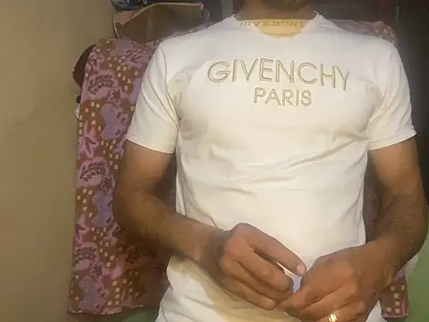 Snapshot of GaaTto chatting on 03-09-25, 01:25 GaaTto online show from 03-09-25, 01:25