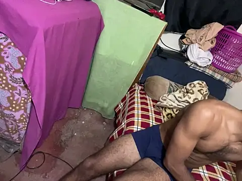 Snapshot of GaaTto chatting on 10-18-25, 11:05 GaaTto online show from 10-18-25, 11:05