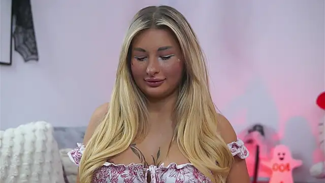 AvaShayy online show from 10-27-25, 09:52