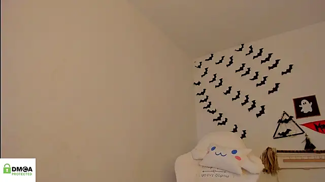 meganthompsonn22 online show from 10-26-25, 05:41