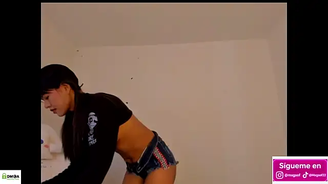 meganthompsonn22 online show from 11-12-25, 01:44