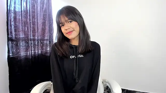 meganthompsonn22 online show from 04-20-26, 01:25