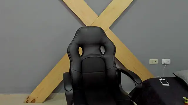 Snapshot of jamesinked_ chatting on 12-18-24, 05:21 jamesinked  online show from 12-18-24, 05:21