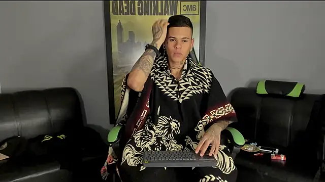 Snapshot of jamesinked_ chatting on 12-23-24, 04:12 jamesinked  online show from 12-23-24, 04:12