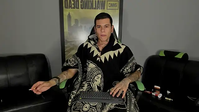 Snapshot of jamesinked_ chatting on 01-26-25, 05:45 jamesinked  online show from 01-26-25, 05:45