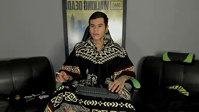 Snapshot of jamesinked_ chatting on 03-08-25, 01:50 jamesinked  online show from 03-08-25, 01:50