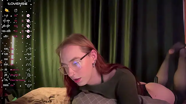 Avril Pearly  online show from 09-25-25, 02:54