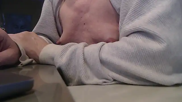 Snapshot of Toy-Daddy chatting on 12-30-24, 08:15 Toy-Daddy online show from 12-30-24, 08:15