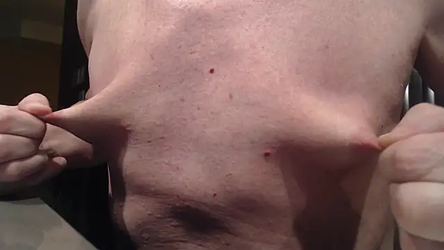 Snapshot of Toy-Daddy chatting on 02-18-25, 01:21 Toy-Daddy online show from 02-18-25, 01:21