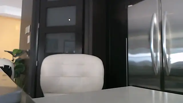 Snapshot of Toy-Daddy chatting on 10-19-25, 08:09 Toy-Daddy online show from 10-19-25, 08:09