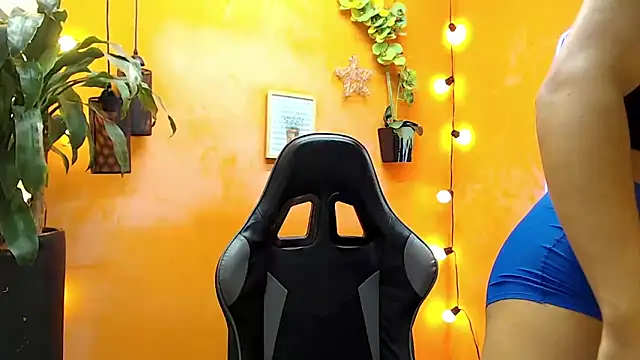 aslyhernandez 7 online show from 01-27-25, 11:22