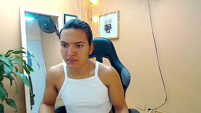 aslyhernandez 7 online show from 01-30-25, 11:33