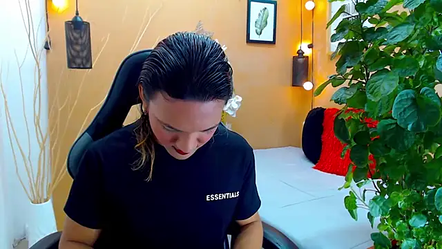 aslyhernandez 7 online show from 09-18-25, 12:18