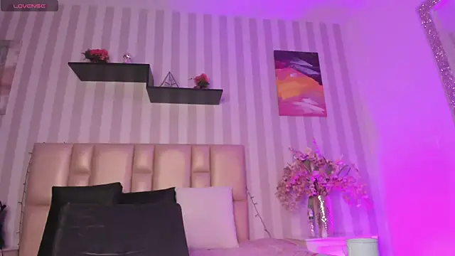 vayoleen online show from 12-19-24, 12:23