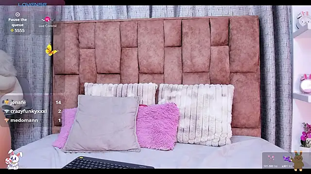 Snapshot of lila_noa chatting on 02-21-25, 06:40 lila noa online show from 02-21-25, 06:40