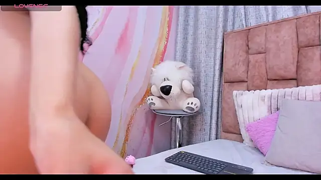 Snapshot of lila_noa chatting on 02-28-25, 06:32 lila noa online show from 02-28-25, 06:32