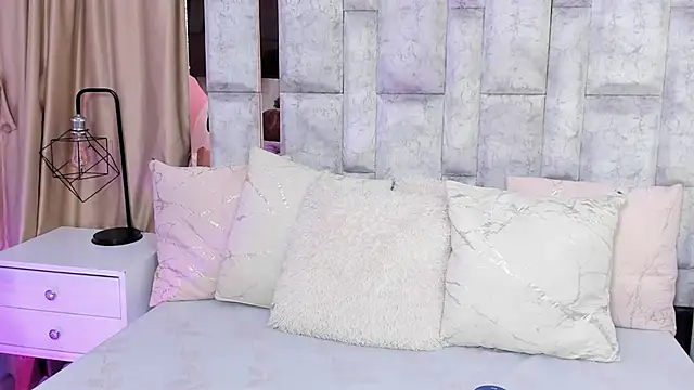 Snapshot of lila_noa chatting on 09-10-25, 03:28 lila noa online show from 09-10-25, 03:28