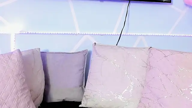 Snapshot of lila_noa chatting on 11-15-25, 07:21 lila noa online show from 11-15-25, 07:21