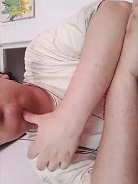 Snapshot of beautiful_hands_ chatting on 04-27-26, 09:24 beautiful hands online show from 04-27-26, 09:24