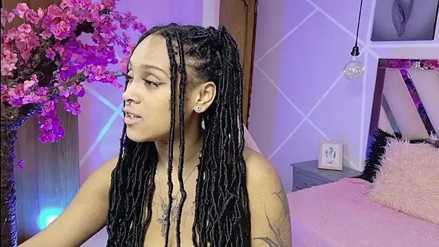 Elith noa online show from 12-18-25, 07:42