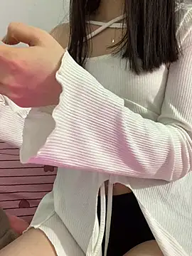 Snapshot of Vani_S2 chatting on 01-05-25, 01:36 Vani S2 online show from 01-05-25, 01:36