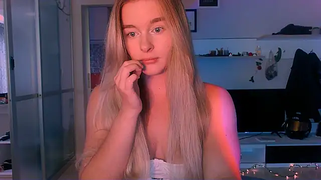 Eva Jaya online show from 09-17-25, 04:58