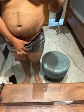 Snapshot of versatile_guy01 chatting on 11-08-25, 02:56 versatile guy01 online show from 11-08-25, 02:56