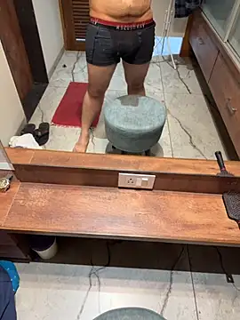 Snapshot of versatile_guy01 chatting on 12-01-25, 03:33 versatile guy01 online show from 12-01-25, 03:33