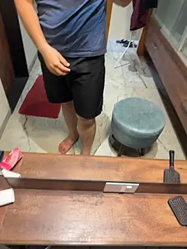 Snapshot of versatile_guy01 chatting on 01-12-26, 08:41 versatile guy01 online show from 01-12-26, 08:41