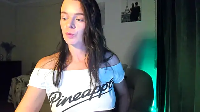 Snapshot of damla555 chatting on 06-18-26, 08:35 damla555 online show from 06-18-26, 08:35