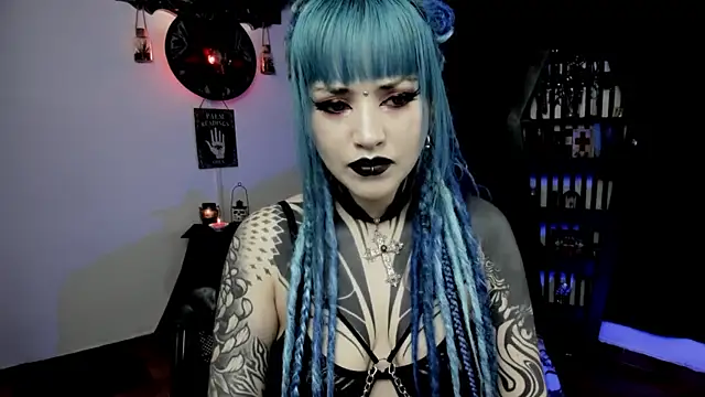 Snapshot of DimmuandDarkness chatting on 01-18-26, 12:09 DimmuandDarkness online show from 01-18-26, 12:09