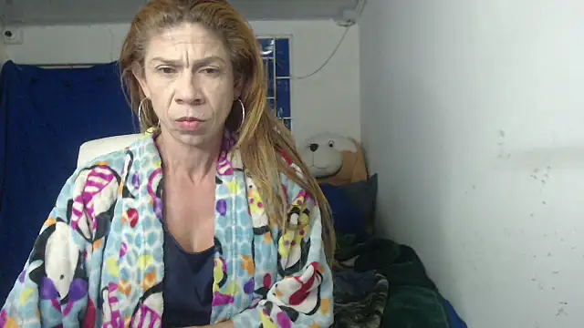 Antonella borja online show from 10-24-25, 05:04