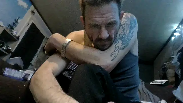 Snapshot of gettinit2wice chatting on 12-22-25, 12:46 gettinit2wice online show from 12-22-25, 12:46