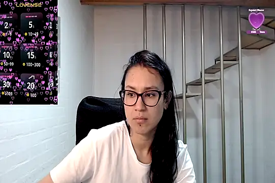 Snapshot of Jessie_Desire chatting on 12-19-25, 01:45 Jessie Desire online show from 12-19-25, 01:45