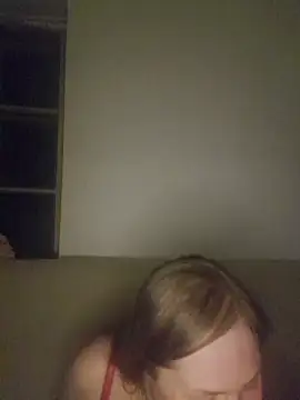 Snapshot of katiestevens chatting on 12-14-25, 10:47 katiestevens online show from 12-14-25, 10:47