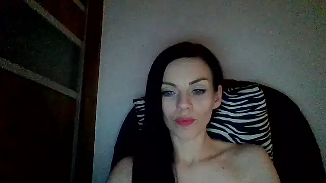 Snapshot of CassieSensual chatting on 03-18-25, 10:26 CassieSensual online show from 03-18-25, 10:26