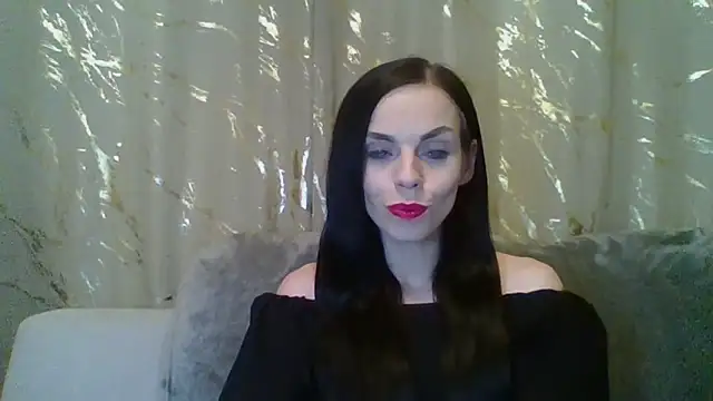 Snapshot of CassieSensual chatting on 12-17-25, 07:09 CassieSensual online show from 12-17-25, 07:09