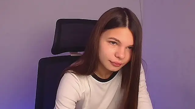 Snapshot of Hanna_Way chatting on 12-30-24, 06:42 Hanna Way online show from 12-30-24, 06:42